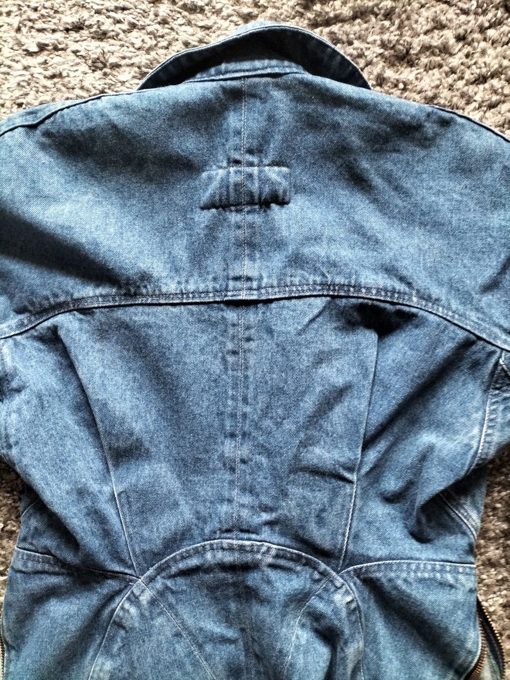 Giacche: traumhafte Jeansjacke, 80er Jahre – Usato da Pieterlen venduto da Plasticbox 2