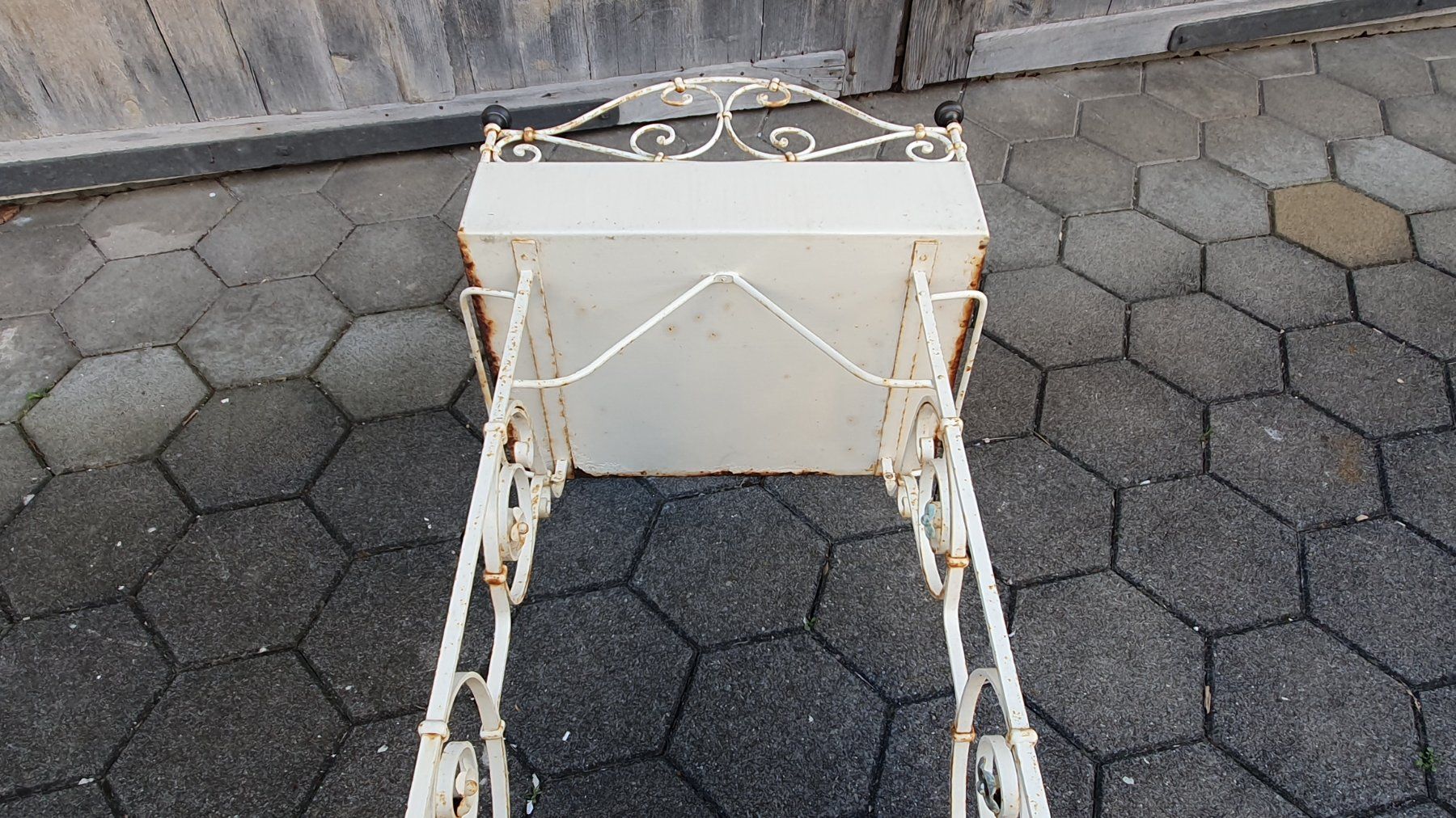 Comodini: Jugendstil Tischli Metall – Usato da Flawil venduto da Pinkmalibu 5
