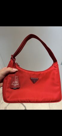 Sac à main Prada Re-Edition 2000 rouge bon état