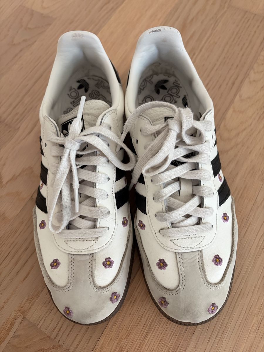 Scarpe da donna: Adidas Samba 40 1/4 – Usato da Bonstetten venduto da Moma10 1