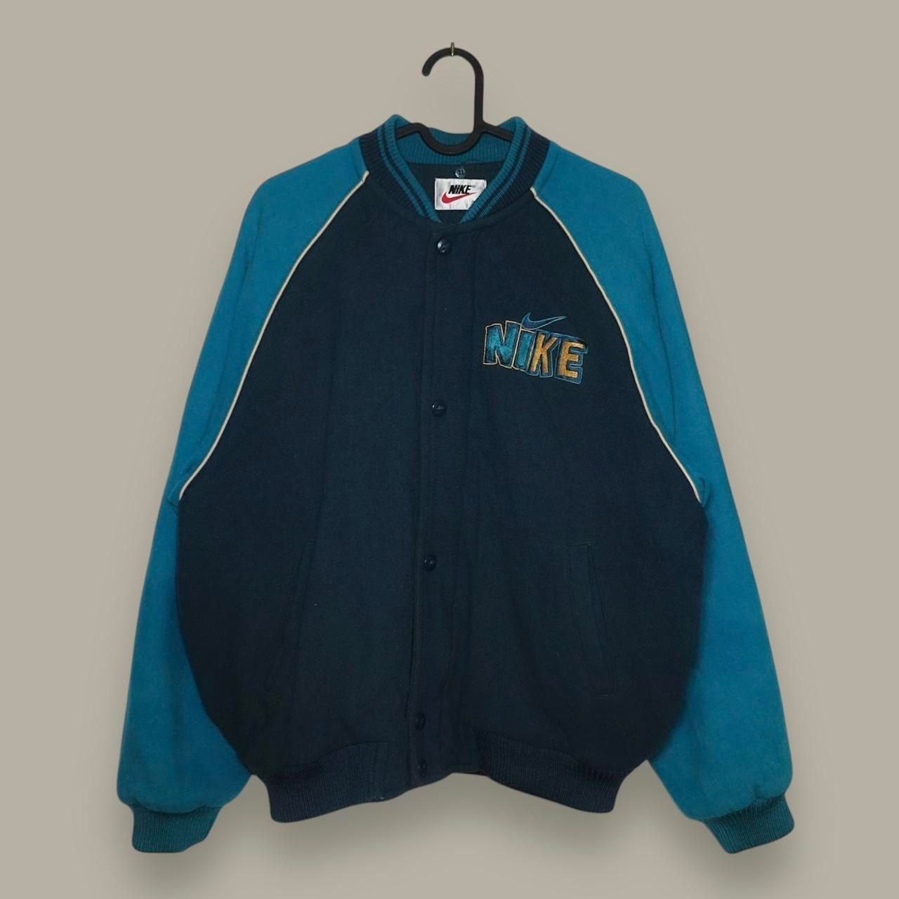 Nike Giacche: SELTENE 90s Vintage Nike Varsity Jacke – Usato da Oftringen venduto da sunnelos