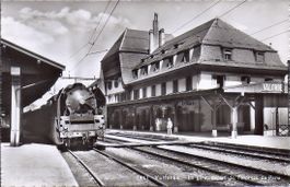 VALLORBE, la gare et départ de l'express pour Paris
