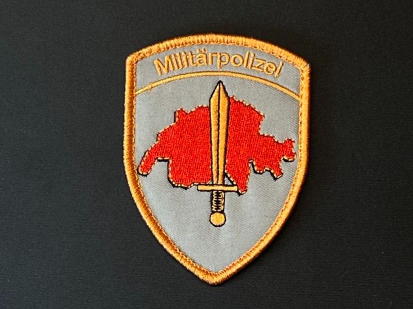 Schweizer Armee Placchette & Badge: MP Badge Militärpolizei – Nuovo e nell'imballaggio originale da Fruthwilen venduto da speex