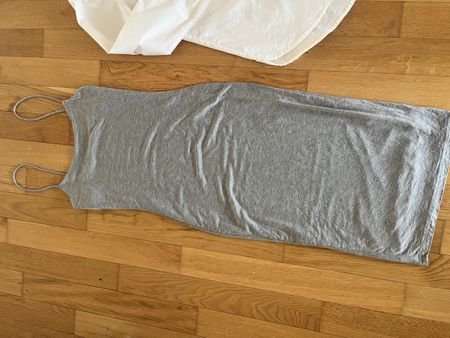 Graues Sommerkleid, Grösse S, figurbetont, neuwertig!