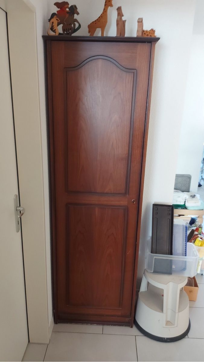 Armadi: Massivholzschrank – Usato da Dussnang venduto da Phil.Sm