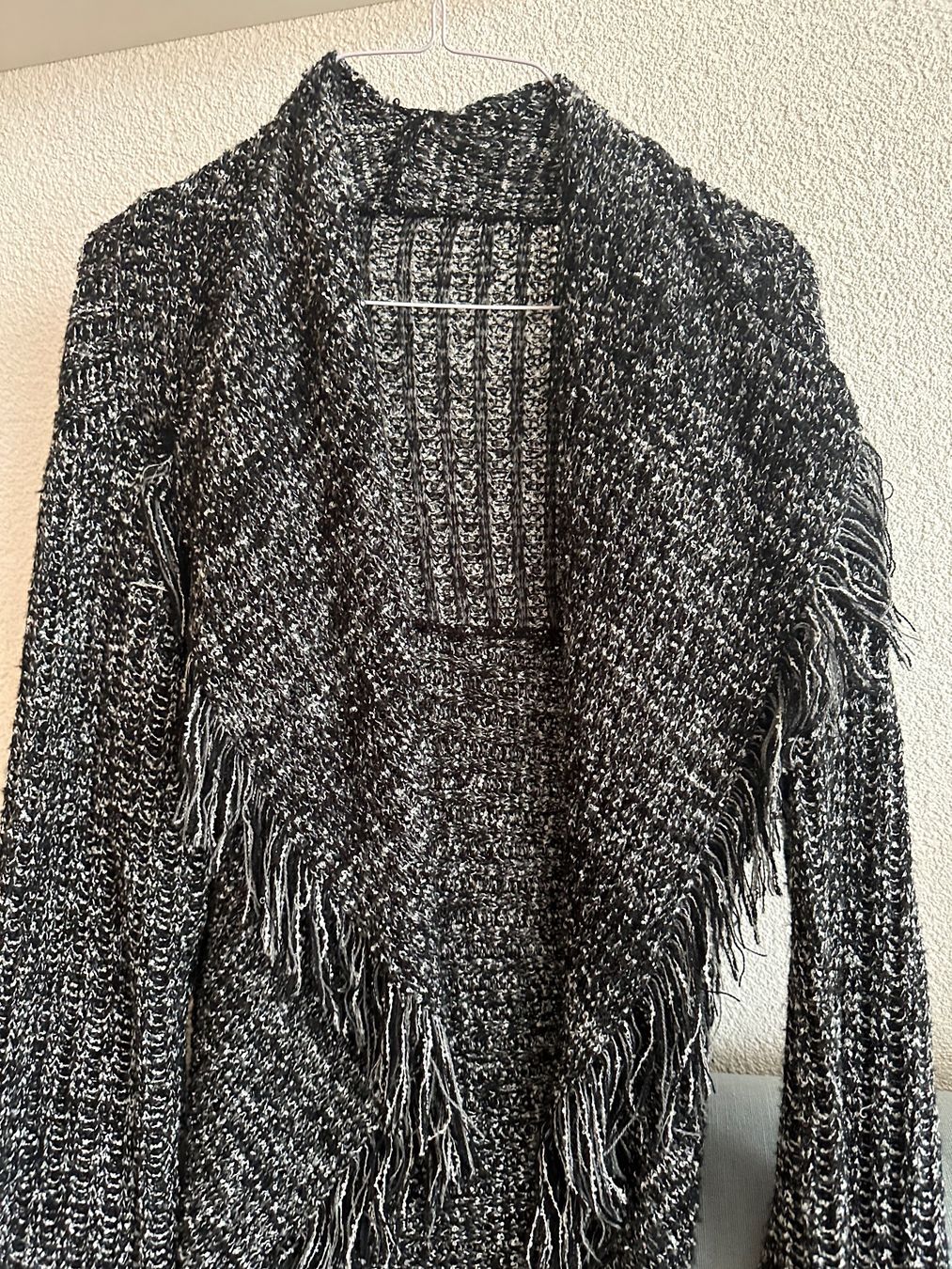 Jacken: Strickjacke One Size schwarz/weiss – Gebraucht aus Rothenburg von wer_g9fd 2