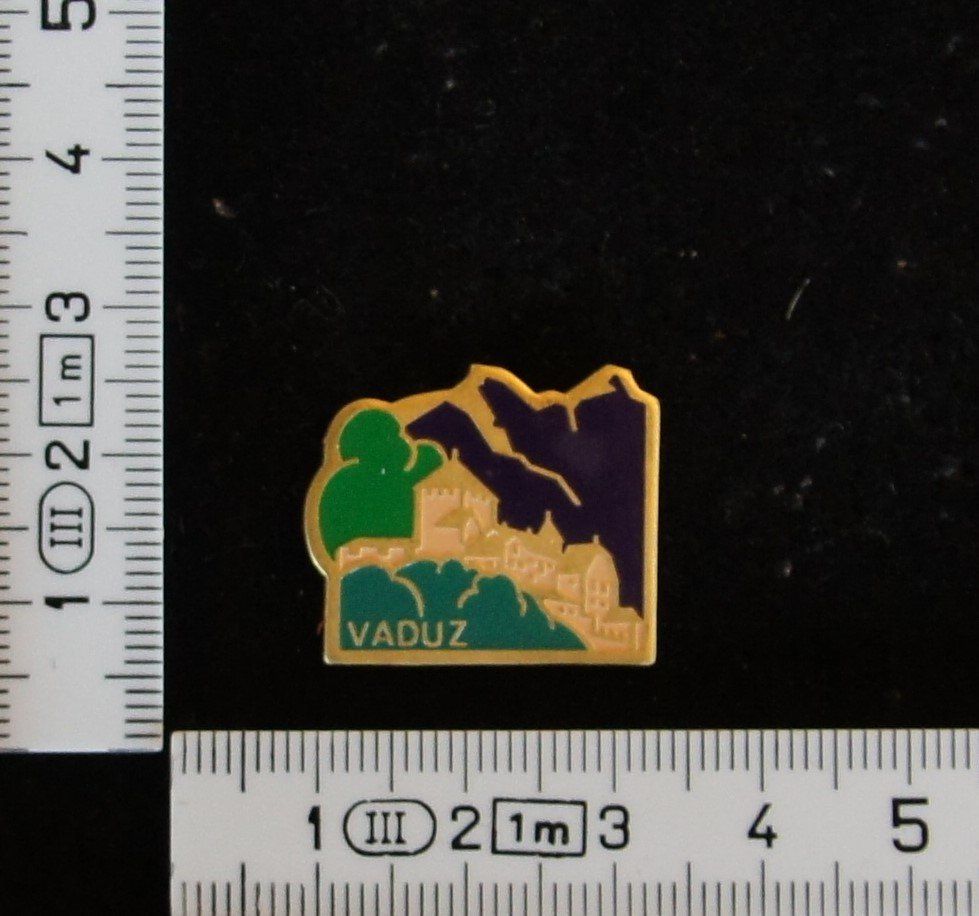 Placchette & Badge: PIN Vaduz Schloss #1114 – Usato da Einigen venduto da Seeland2ndHand