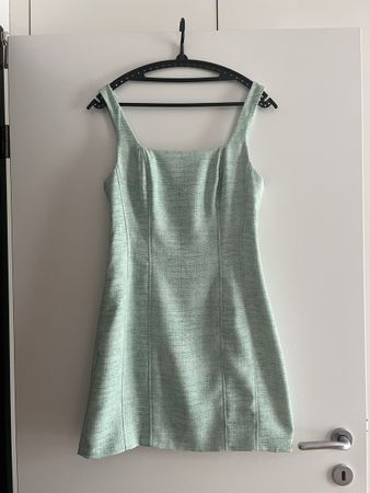 Kookai Kleid kurz hellgrün strukturiert neuwertig