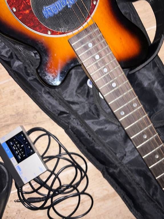 Strumenti musicali: Guitare électrique Pignose – Usato da La Tour-de-Peilz venduto da SuperSol 2