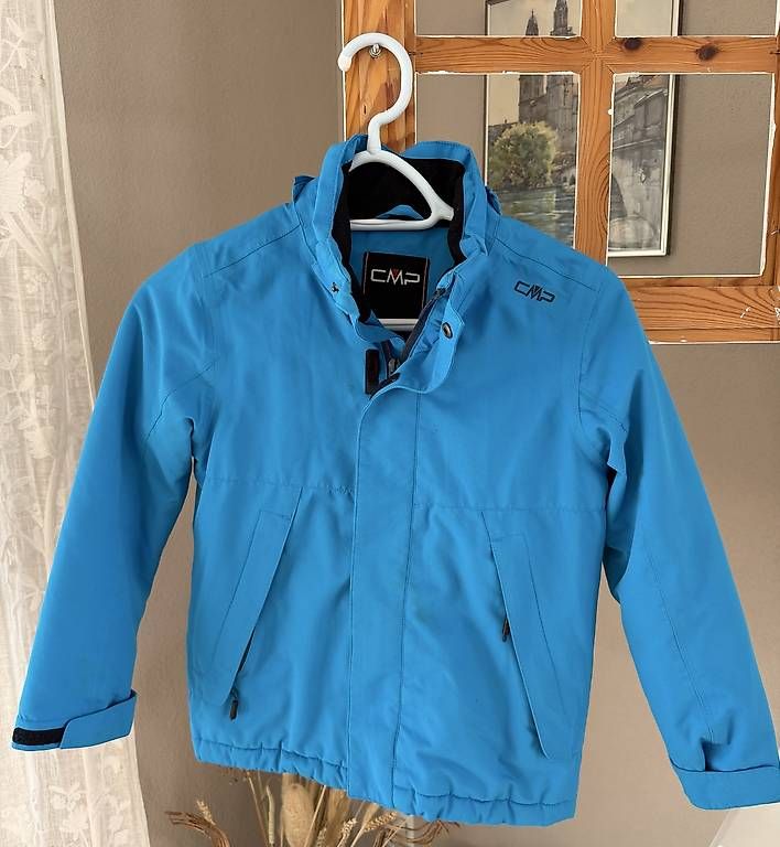 Vestes & Manteaux: Jacke blau Grösse 128 – D'occasion à Otelfingen par che_26d5