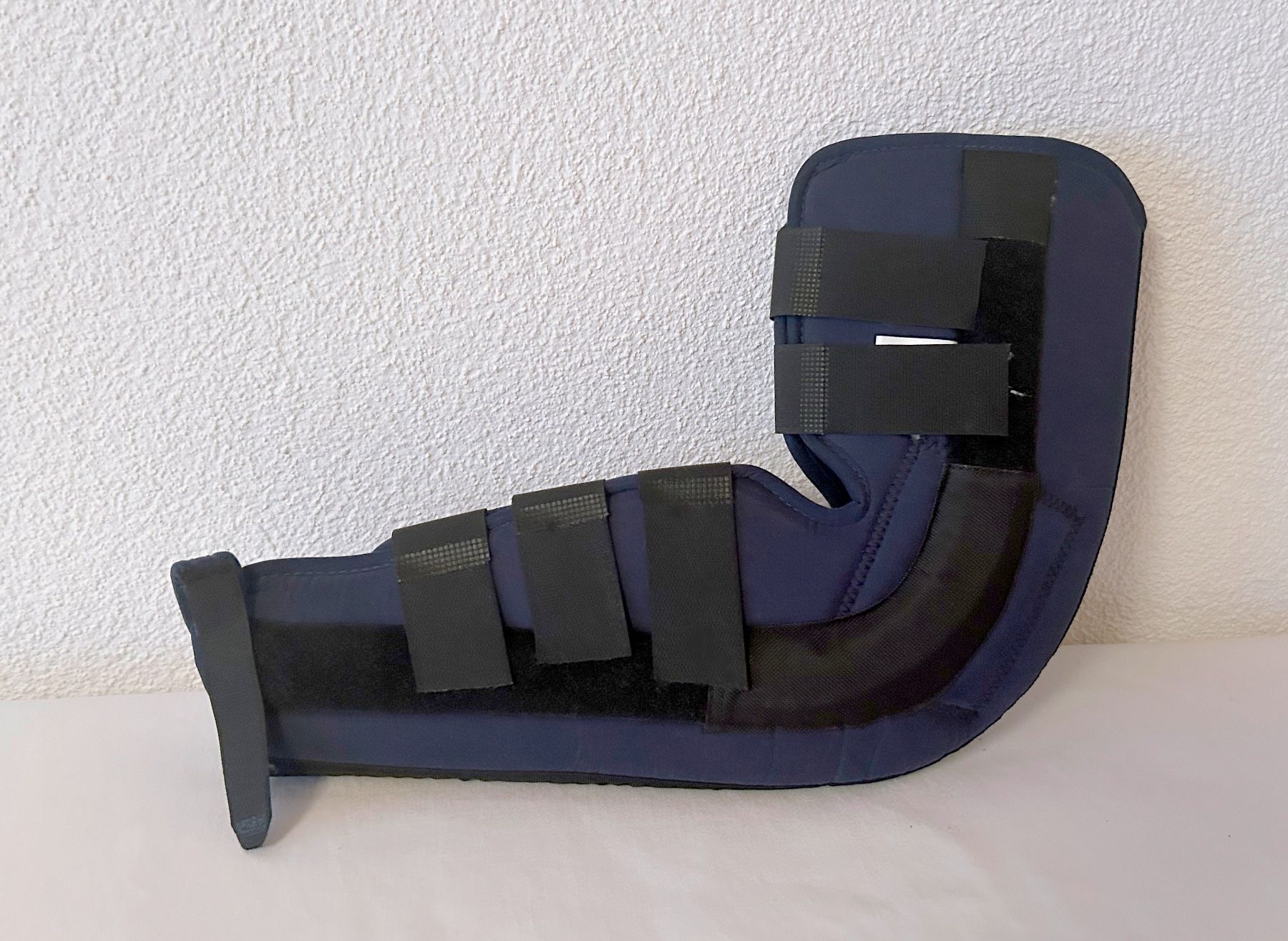 Attrezzature mediche: Ellbogen-Ruhigstellschiene Elbpod – Usato da Morschach venduto da mai_jln5