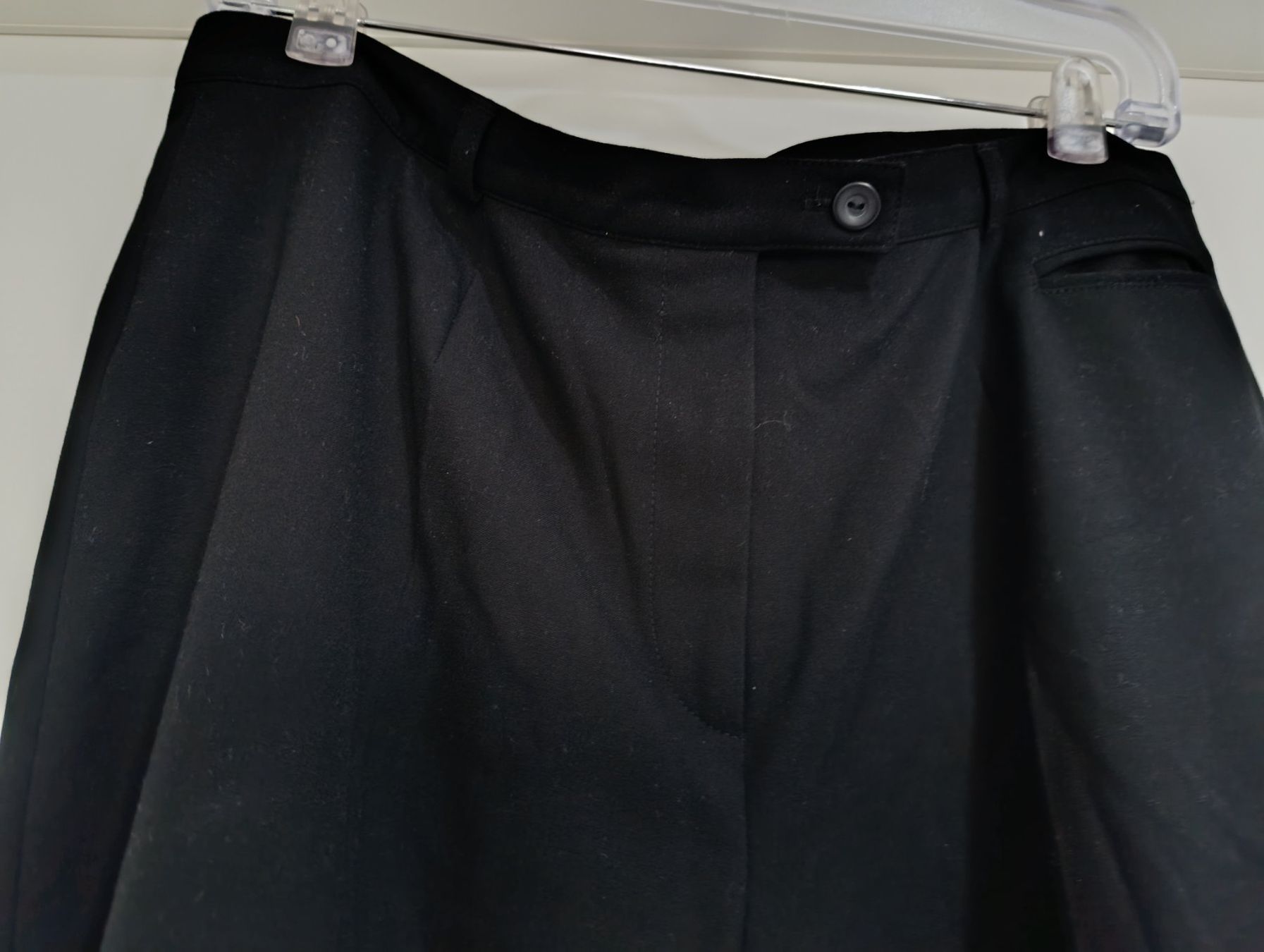 Hosen: Pantalon noir 3/4 – Neu (gemäss Beschreibung) aus St-Cergue von Neviana 1