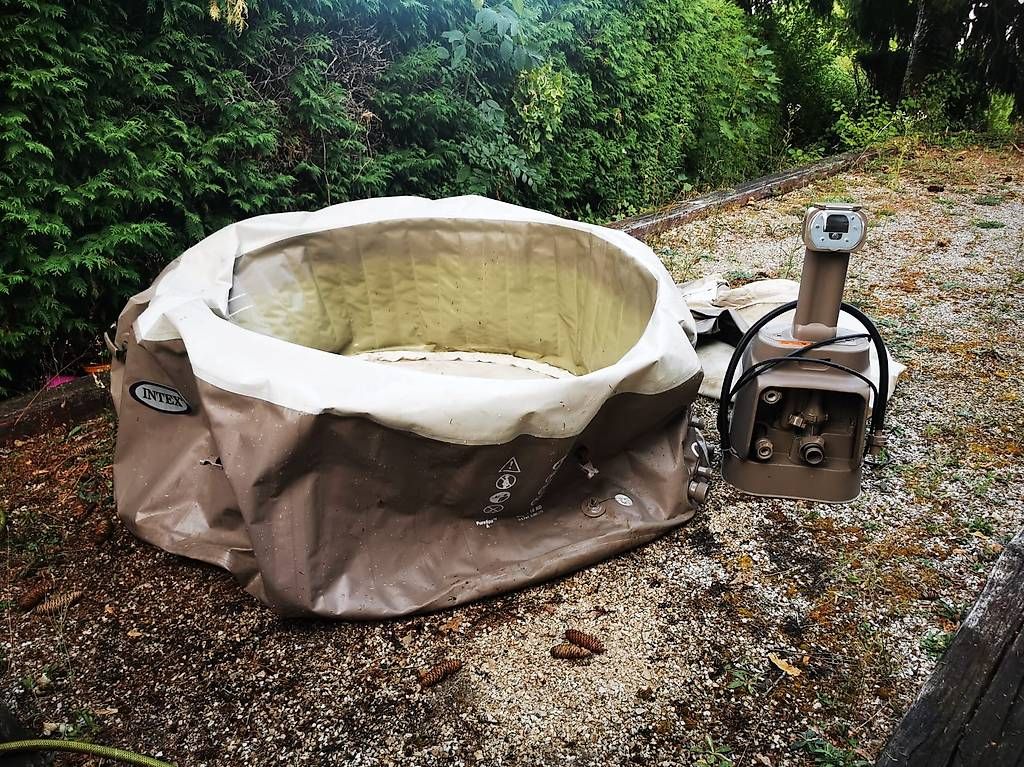 Intex Whirlpool: Intex Pure Spa, 4 personnes – Usato da Genolier venduto da leo_m6fh 1