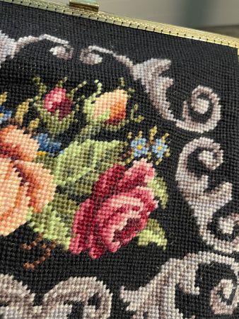 Vintage Handtasche mit Blumen-Stickerei 25x32x5 Cm
