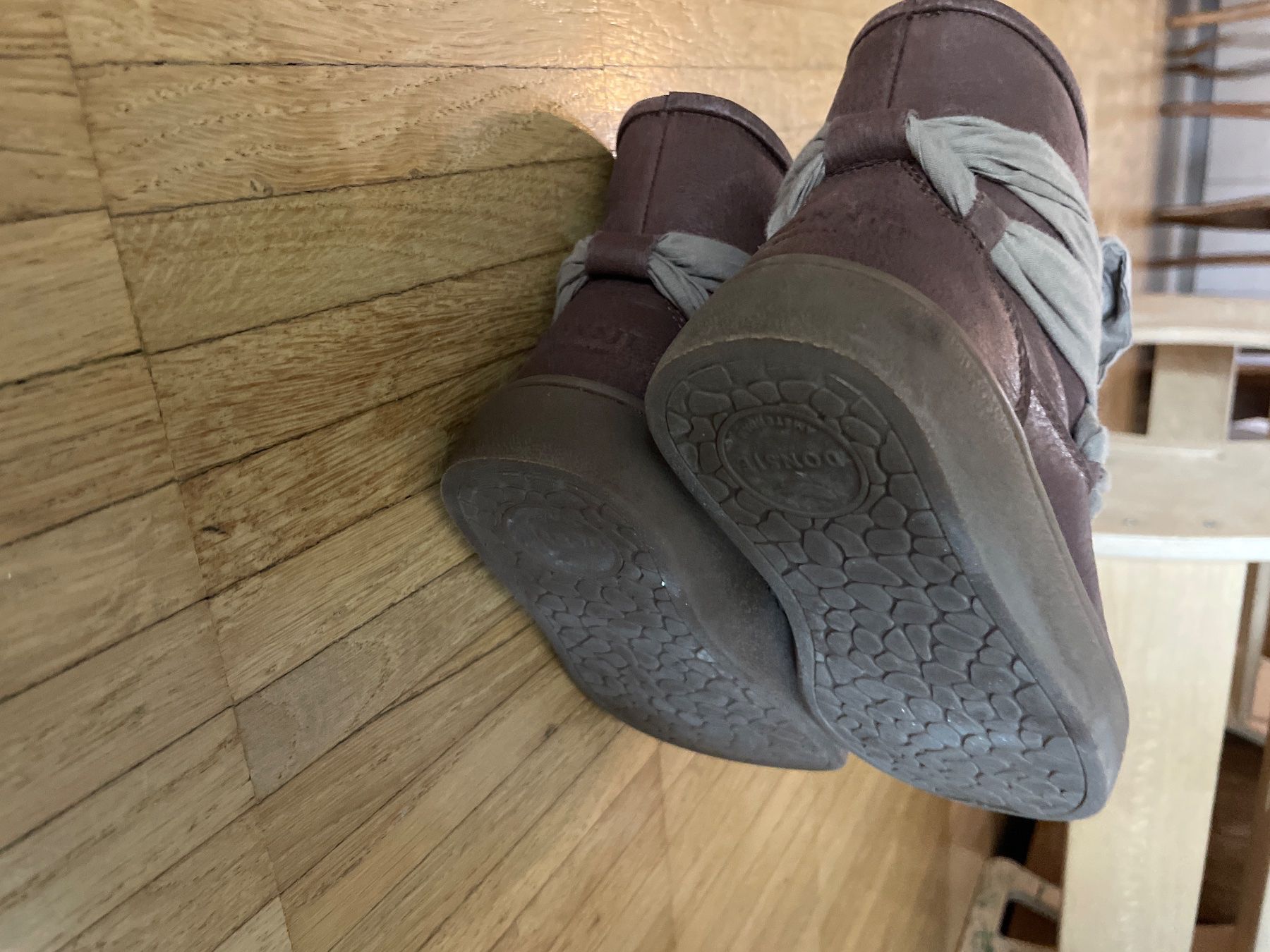Scarpe per ragazze: Donsje Winterstiefel mit Schleifen, Gr. 27 – Usato da Brüttisellen venduto da Setri 4