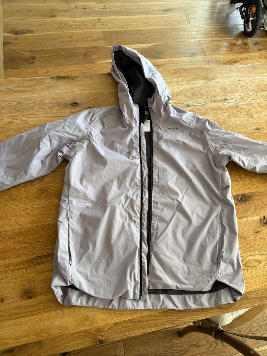 Decathlon Jacken: Regen Jacke – Neu (gemäss Beschreibung) aus Rapperswil BE von aro_66tx