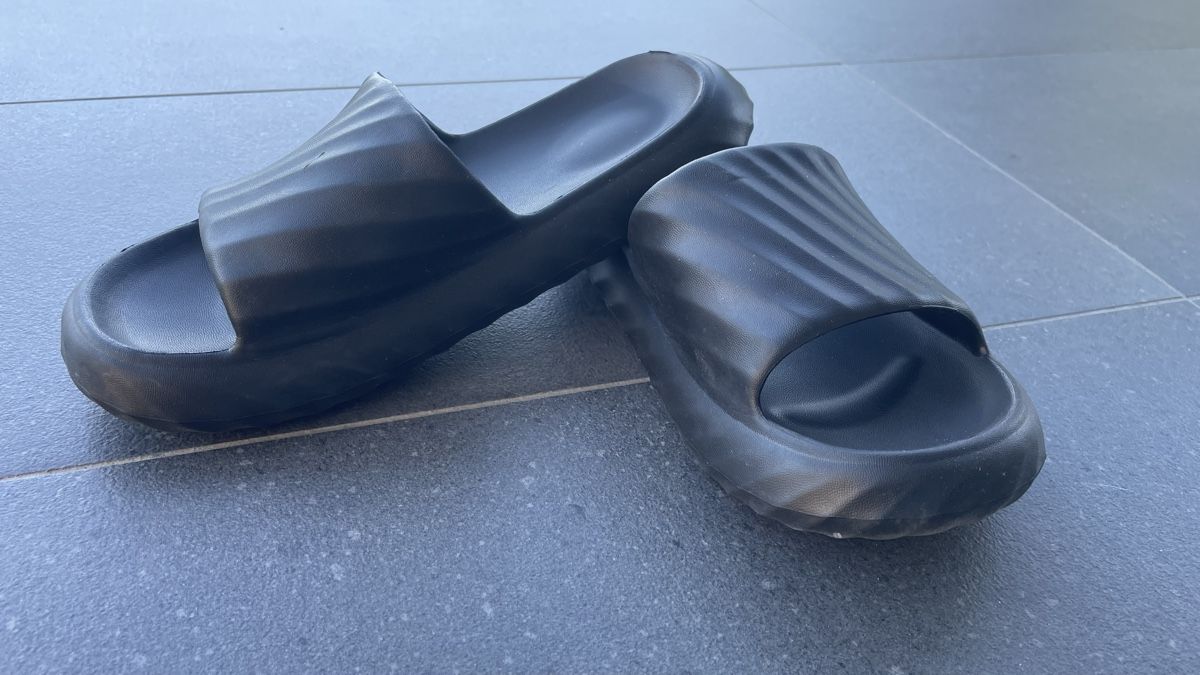 Scarpe da donna: Ciabatte nere comode taglia 40-41 – Nuovo (secondo la descrizione) da Coldrerio venduto da ari_d9py