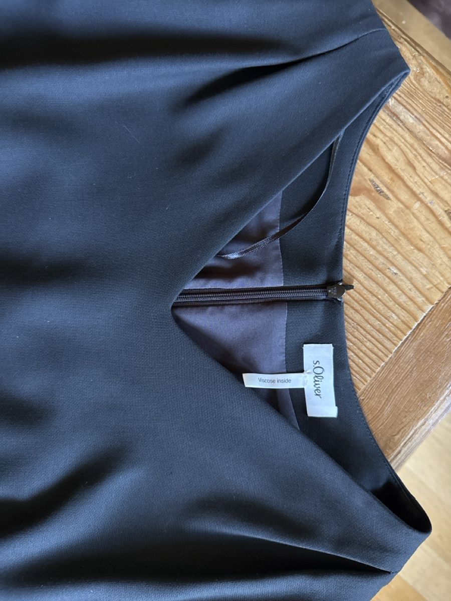 S.Oliver Vestiti: Schwarzes Kleid von s.Oliver, Gr. 42 – Nuovo (secondo la descrizione) da Mauren venduto da ducducturi 1