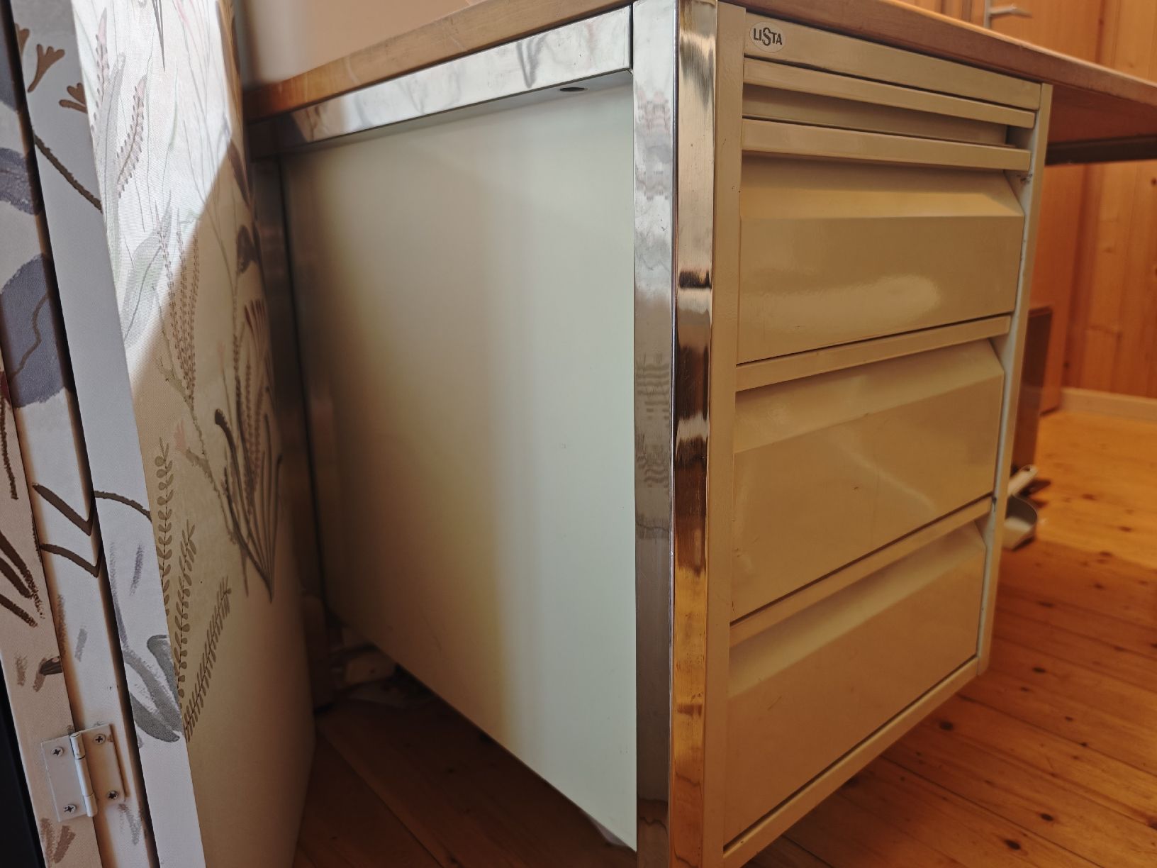 Lista Scrivanie: LISTA Schreibtisch Werkbank mit Schubladencontainer – Usato da Brünig venduto da MOS_Sammlung 2