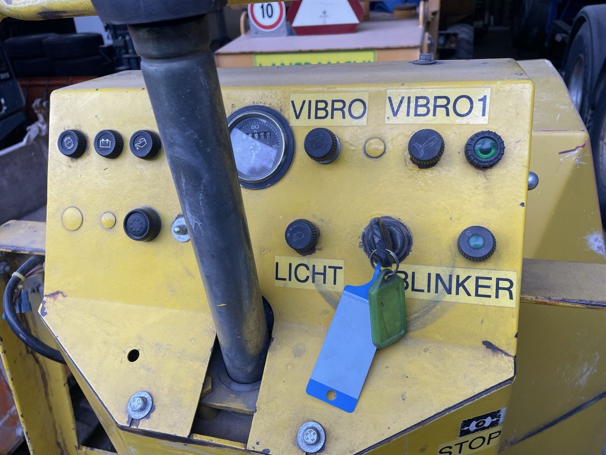 Bomag Tutte le macchine: Rullo vibrante DTV-213 H Walze – Usato da Poschiavo venduto da kuks01 1