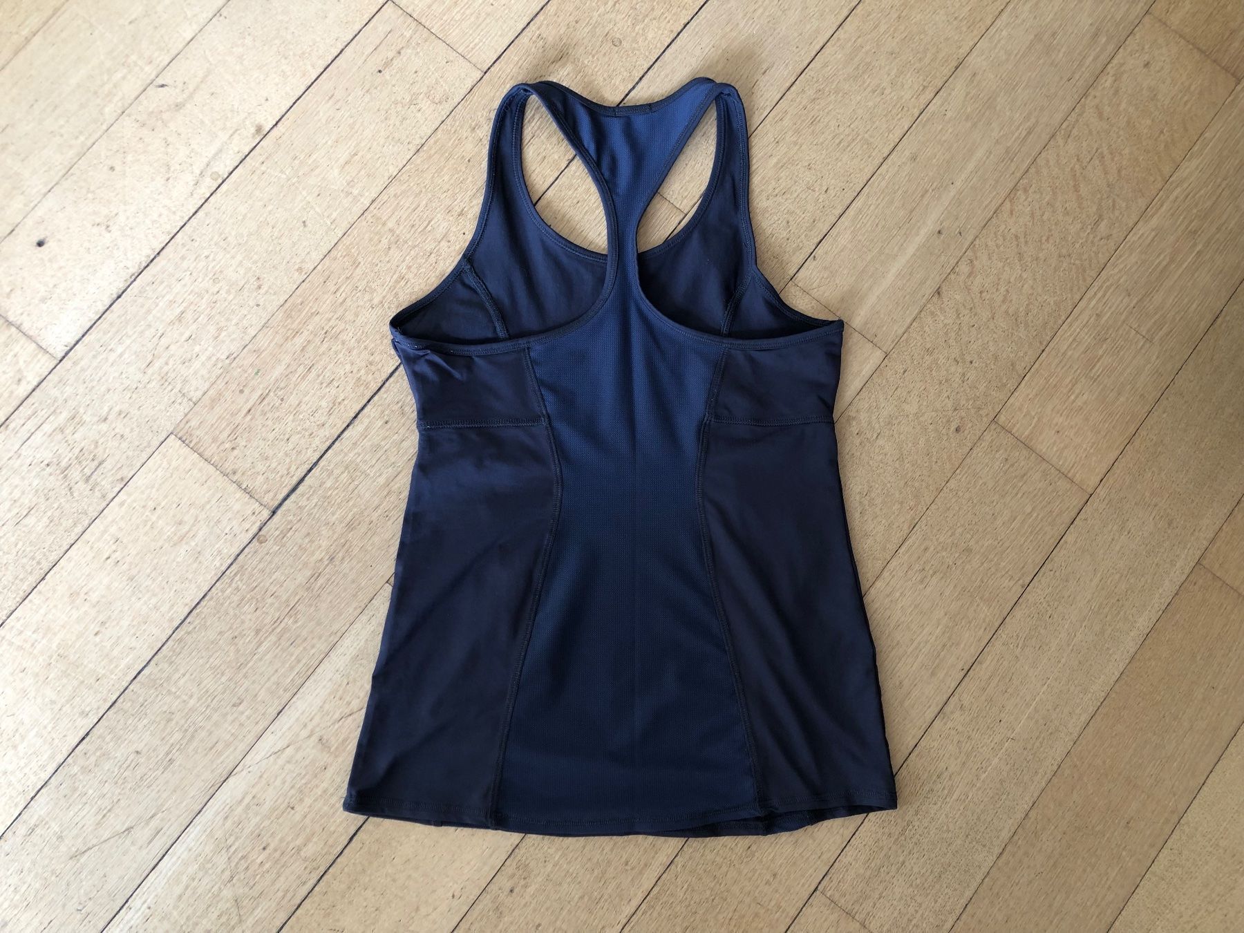 Oysho Tops: OYSHO Sportstop. Anthrazitgrau. Gr L. – Gebraucht aus Bern von Etzy 7