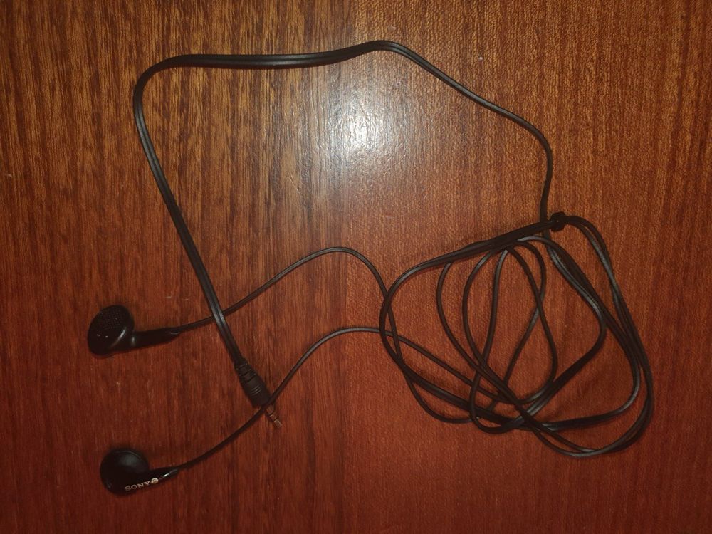 Samsung Kopfhörer: Écouteurs samsung noirs prise jack – Neu (gemäss Beschreibung) aus Versoix von aline_b 1