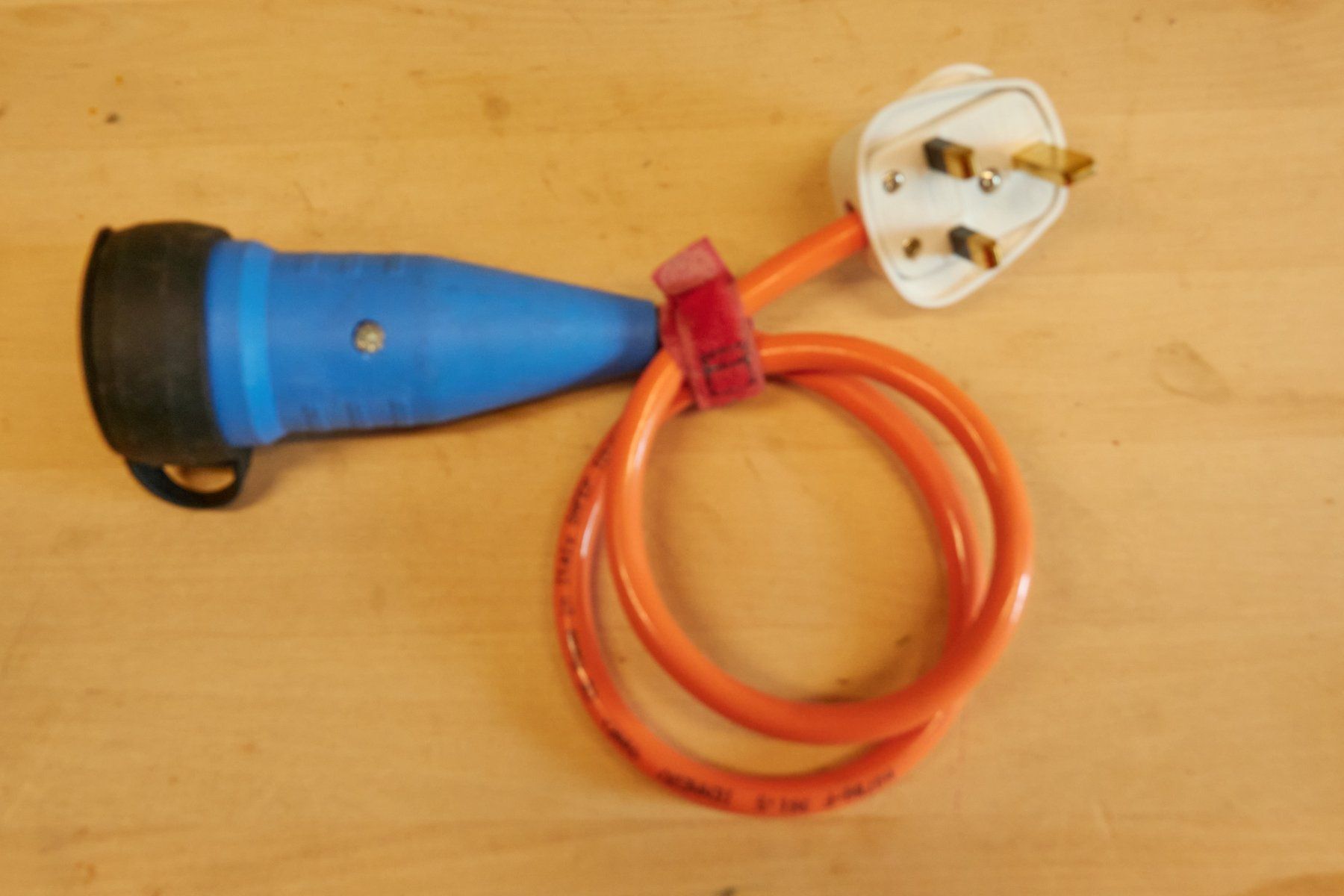 Cavi: Netzkabel-Set für Wohnmobile – Usato da Ipsach venduto da NormanR 6