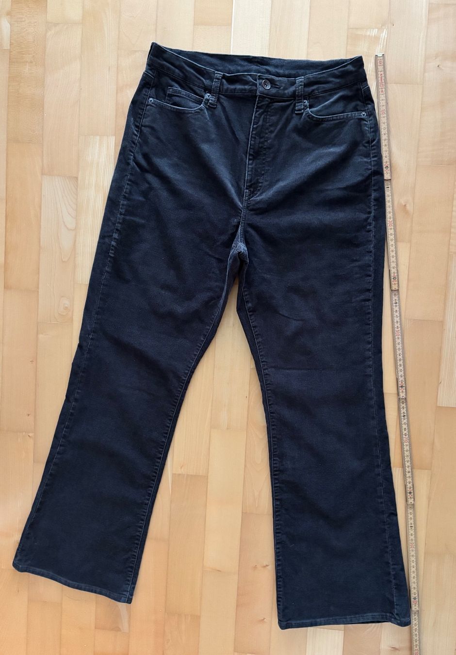 Uniqlo Hosen: Cordhose Uniqlo – Gebraucht aus Winterberg ZH von vanilleinspiration 2