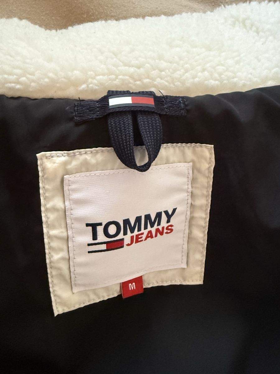 Tommy Hilfiger Vestes: Tommy Jeans Winterjacke Gr. M – D'occasion à Uzwil par Weihnachtsgnom 3