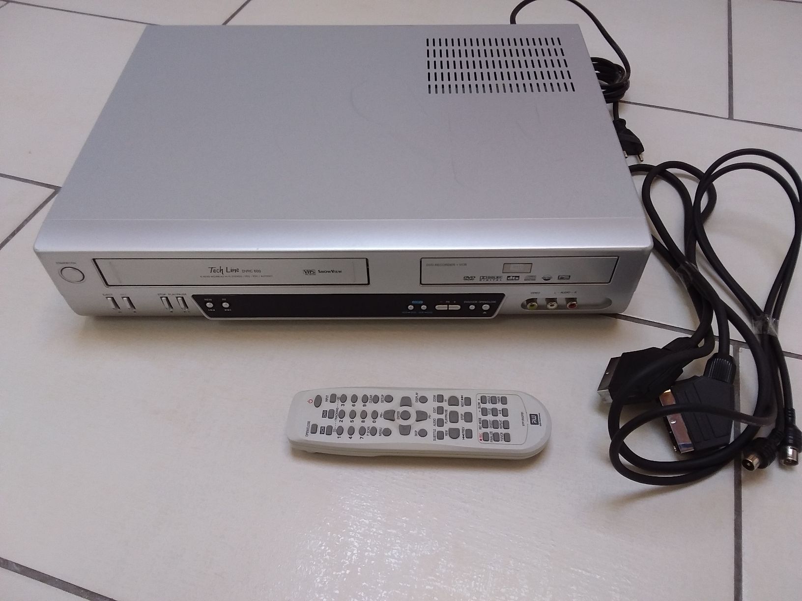 Aufnahmegeräte: VHS DVD Tech Line DVRC 600  – Gebraucht aus Ligornetto von Gurzo