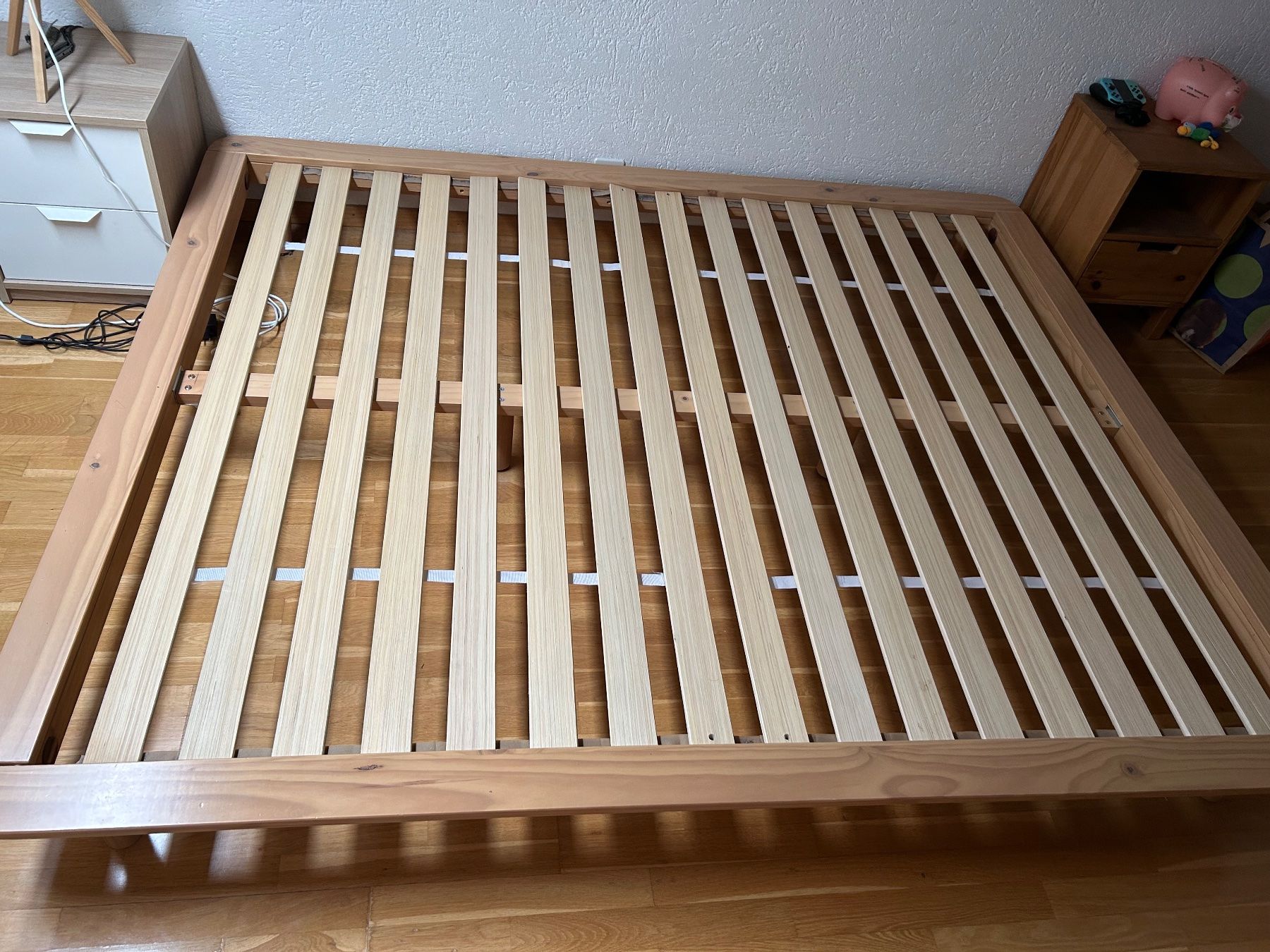 Lits: Holzbettgestell Lattenrost – D'occasion à Bern par Dimsch