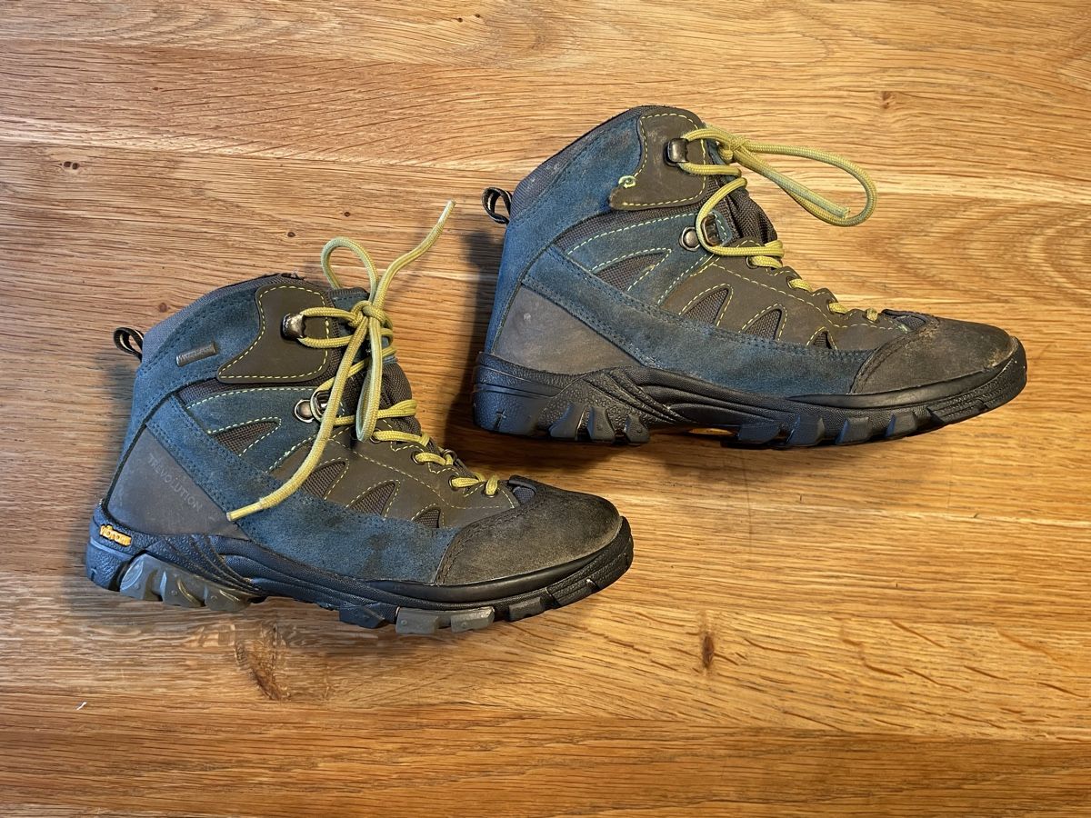 Trevolution Scarpe per ragazzi: Trevolution Wanderschuhe Gr. 35 – Usato da Luzern venduto da alpenkai