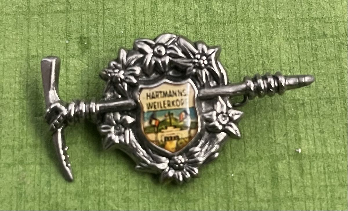 Plaketten & Abzeichen: Hartmanns-Weilerkopf Edelweiss Abzeichen – Gebraucht aus Itingen von Bebbi6569