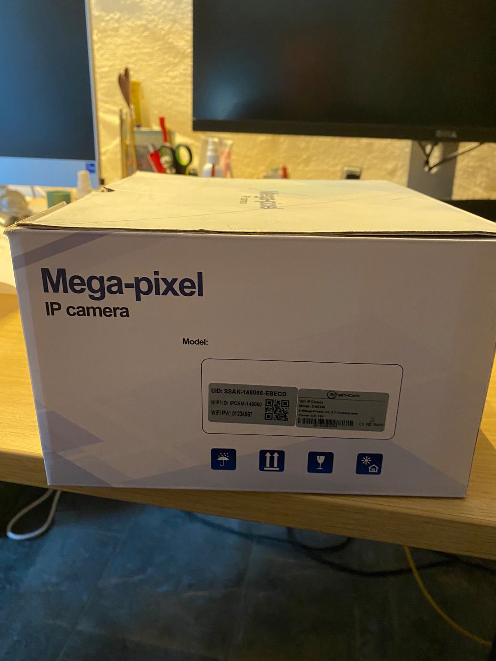 Videocamere: Überwachungskamera Mega-Pixel IP Camera – Usato da Aeschi SO venduto da elmarkohli