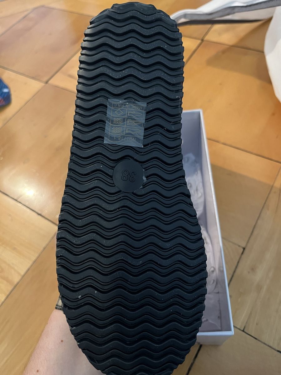 Ugg Herrenschuhe: Fake Uggs – Neu und originalverpackt aus Zürich von Shopmystyle 2