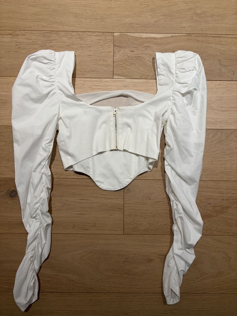 Top: Crop top white – Nuovo (secondo la descrizione) da Zürich venduto da Moremoneymoney 2