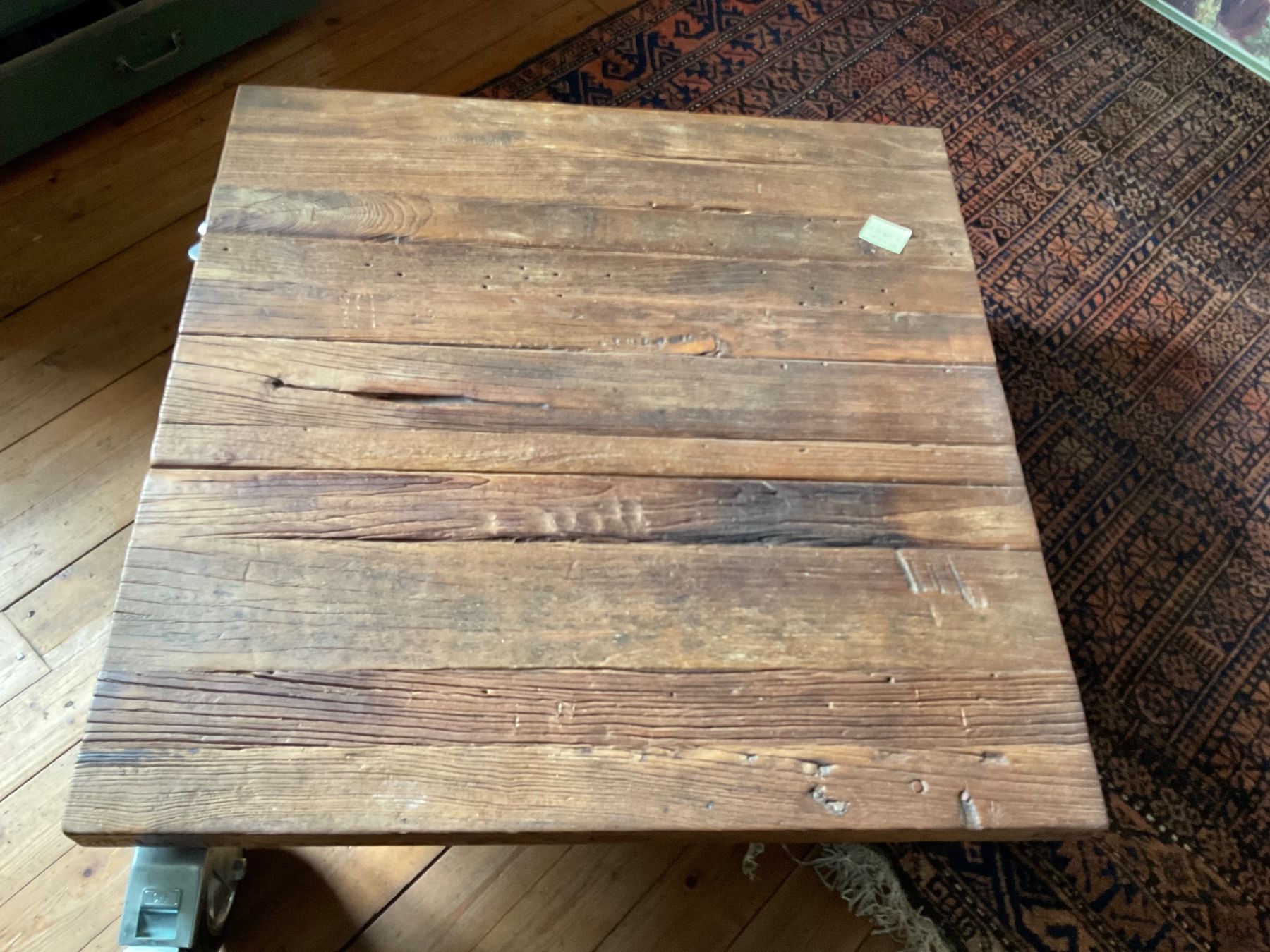 Tavoli: Table de salon basse en bois massif sur roues – Usato da Delémont venduto da vinylfreak01 4