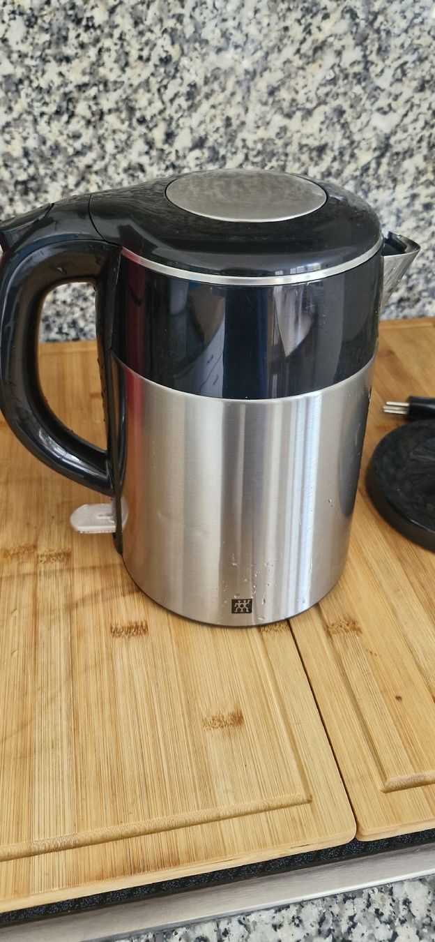 Zwilling Bollitori: Wasserkocher Zwilling – Usato da Kloten venduto da Manatee5