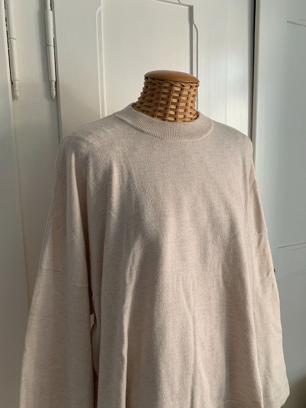Maglioni & Felpe: Feinstrick Pullover beige oversized - L – Usato da Zürich venduto da Diazaio 1