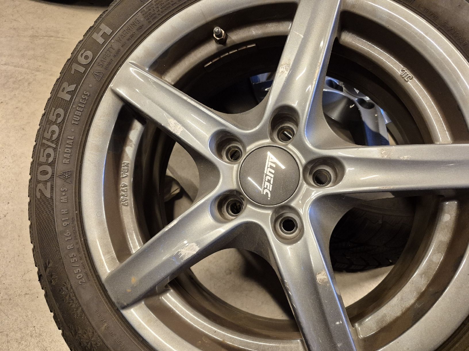 Pneumatici & Ruote complete: Winterräder Toyota Corolla 2020 – Usato da Oberuzwil venduto da Auto-Hilber 1