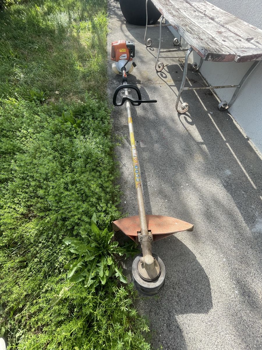 Stihl Toutes les machines: Defekter Stihl Freischneider Trimmer – Défectueux à Appenzell par mos_fqq5