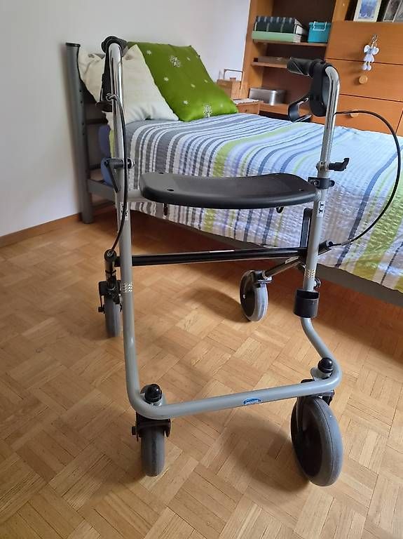 Ausili per la deambulazione: Deambulatore – Usato da Bidogno venduto da ciuffi-uffi 1
