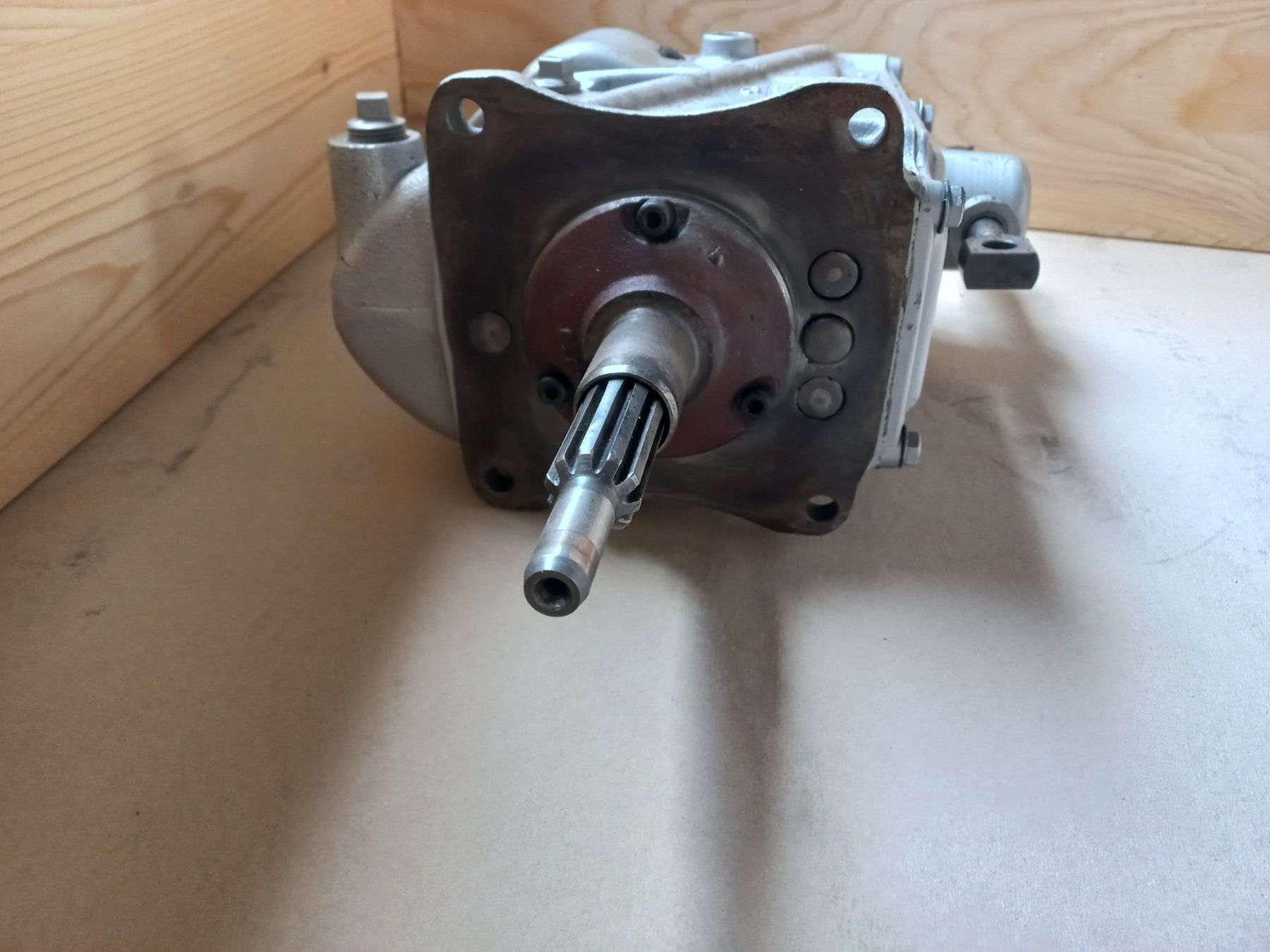 Volvo Tutti pezzi di ricambio auto: Oldtimer Volvo Laplander L 3314 Getriebe / Schaltgetriebe – Usato da DULLIKEN venduto da Lerchclassicdulliken 2