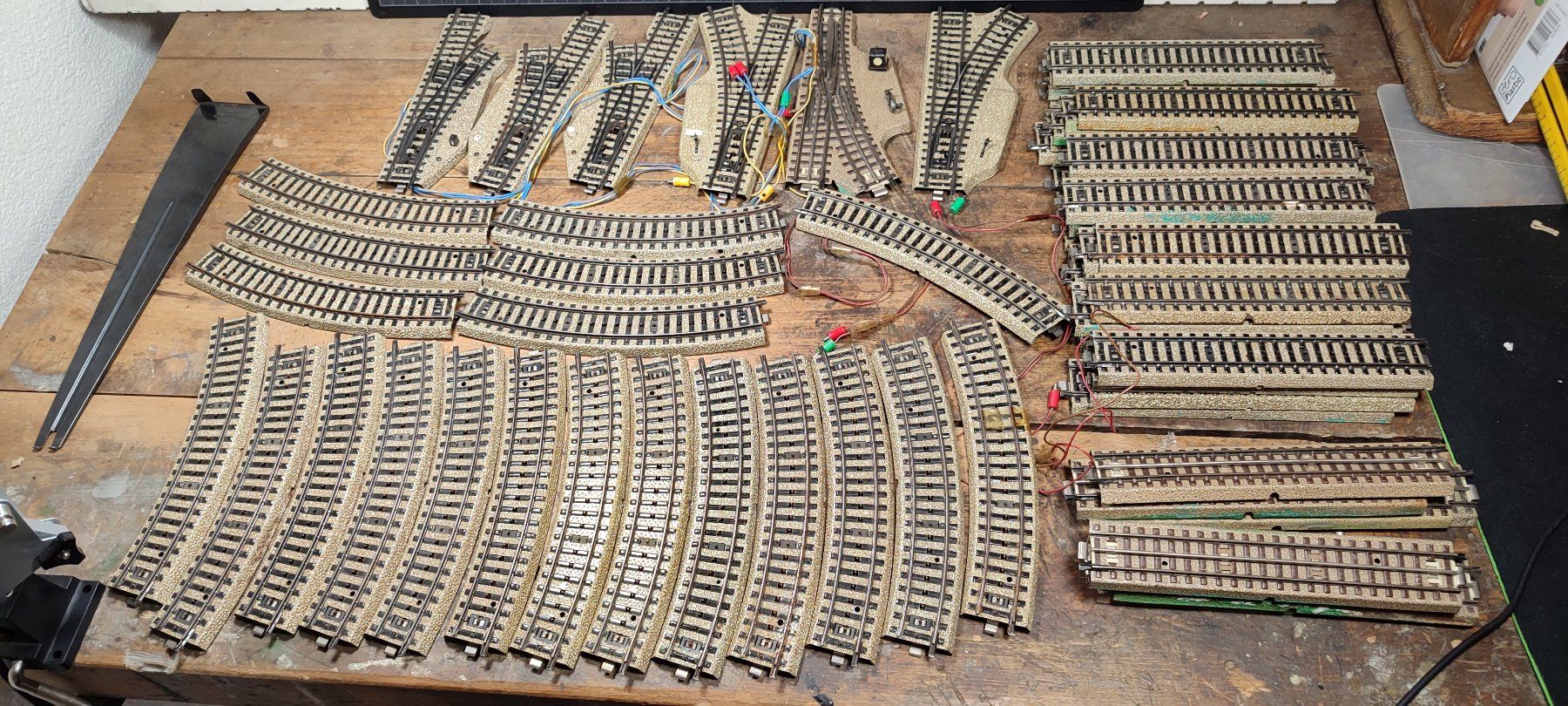 Modellini di ferrovie: 65  teiliges Zug Gleise Set – Usato da Gelterkinden venduto da MYSTOREFORYOU4460