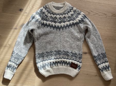 Super dry Nordic style white and gray shimmer ski jumper S