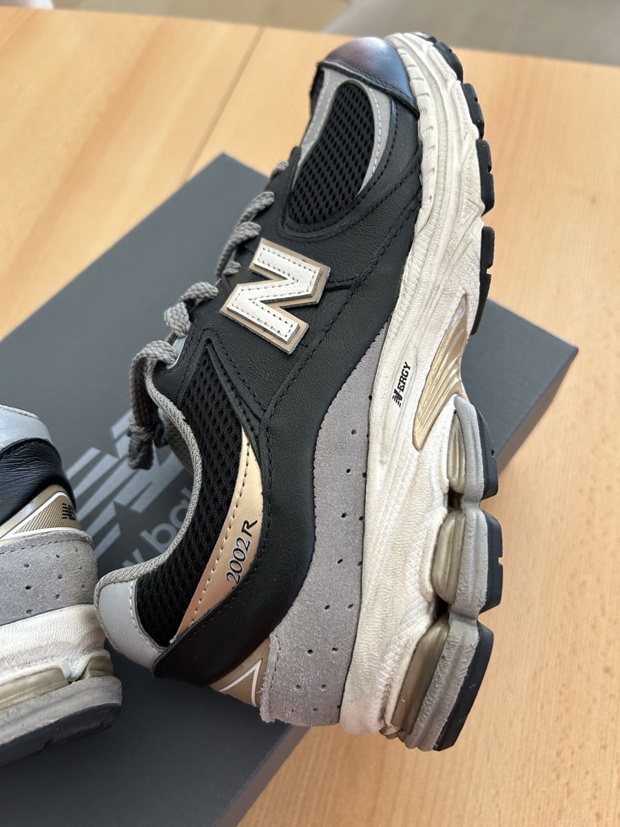 New Balance Scarpe da uomo: Baskets New Balance 2002R taille 42  – Nuovo (secondo la descrizione) da Vuisternens devant Romont venduto da cavalier84 5