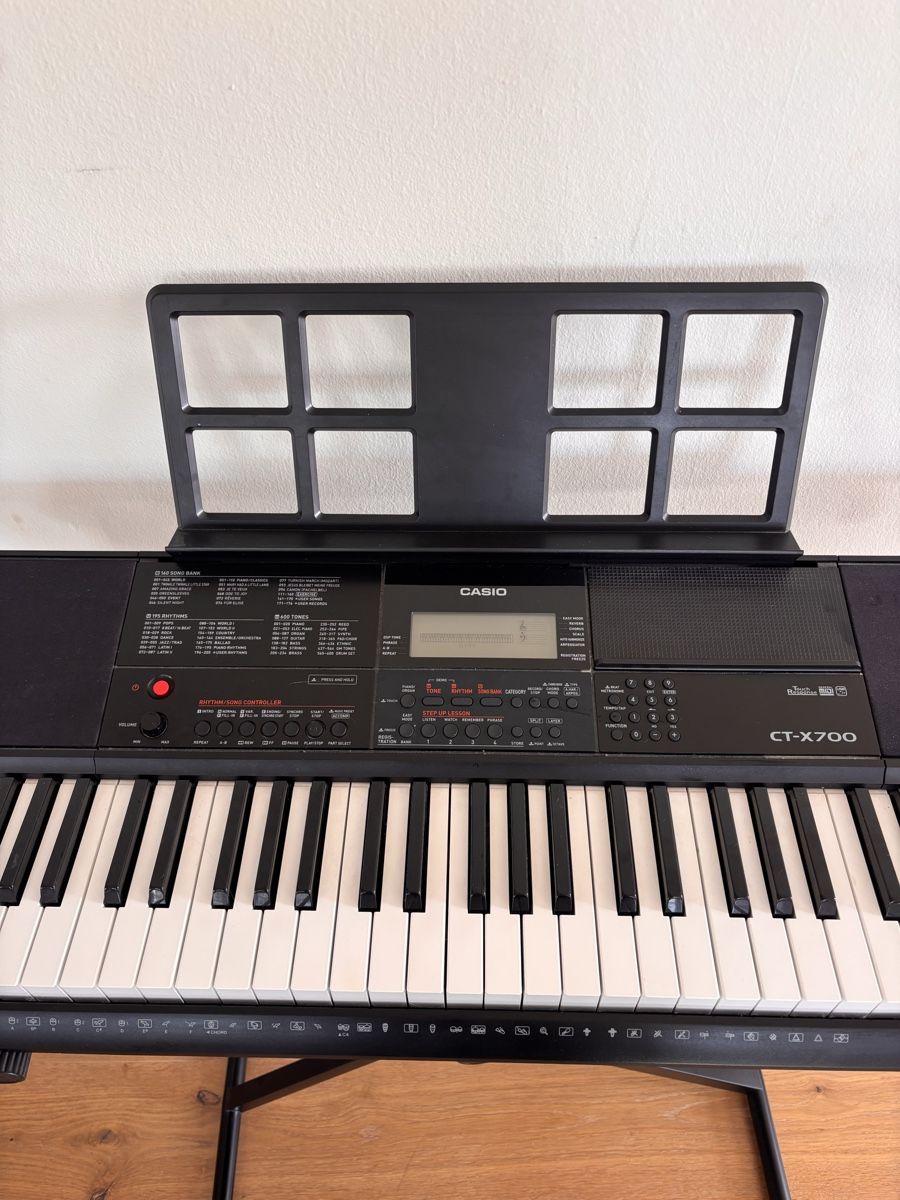Casio Musikinstrumente: Casio CT-X700 Keyboard with Stand – Gebraucht aus Uster von ulg_d6zl 3