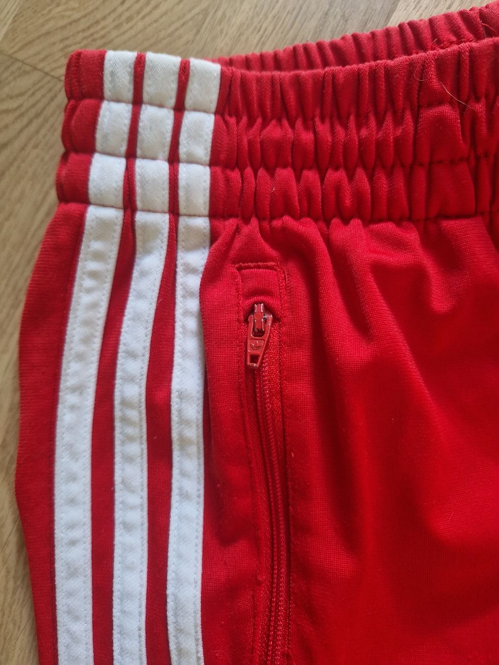 Pantalons: Training Adidas Classic rouge M – Neuf (Voir description) à Denges par elo_2zgb 3