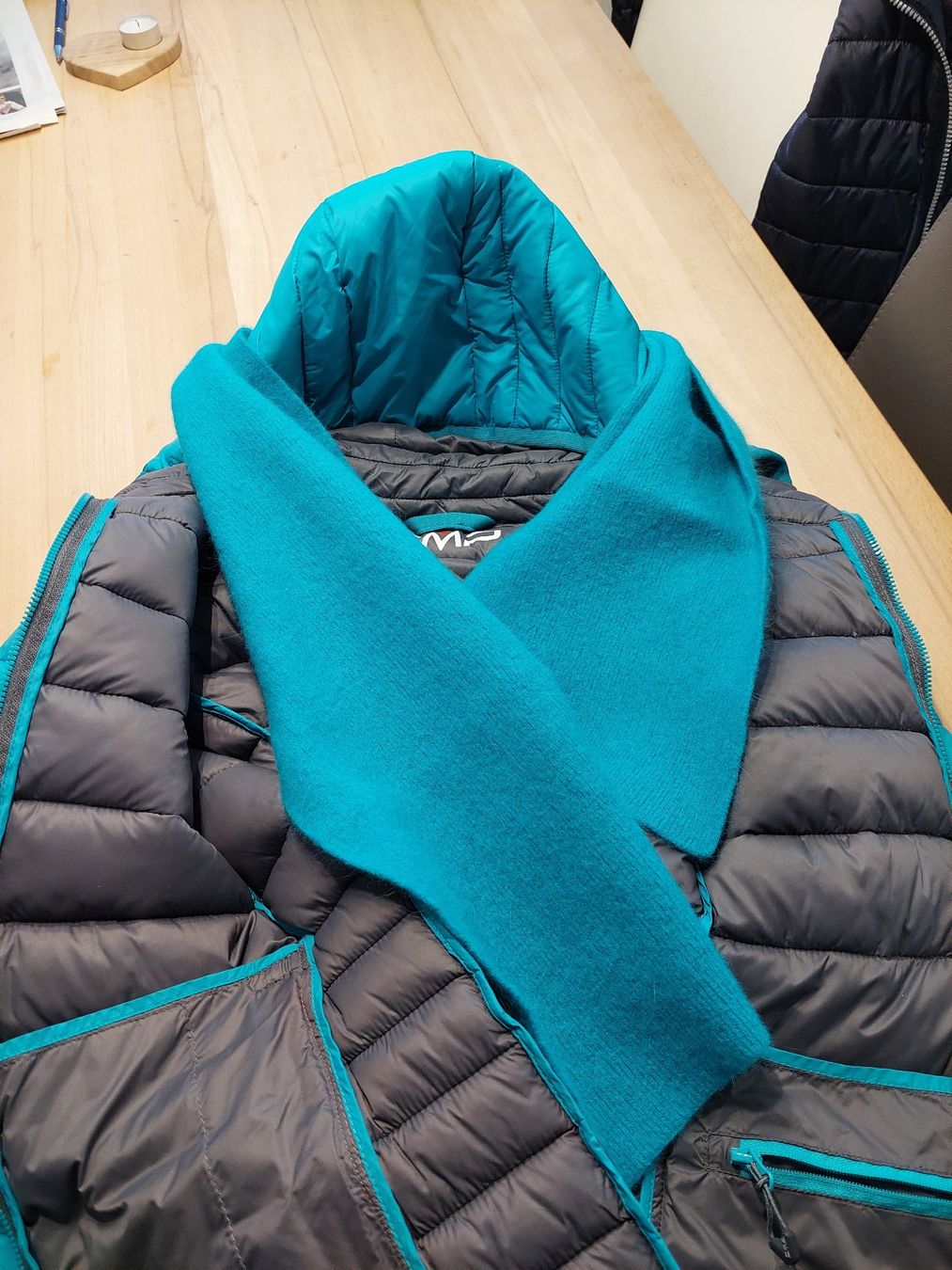 CMP Giacche: Leichte Steppjacke mit passendem Wollschal – Usato da Thusis venduto da giacia 1