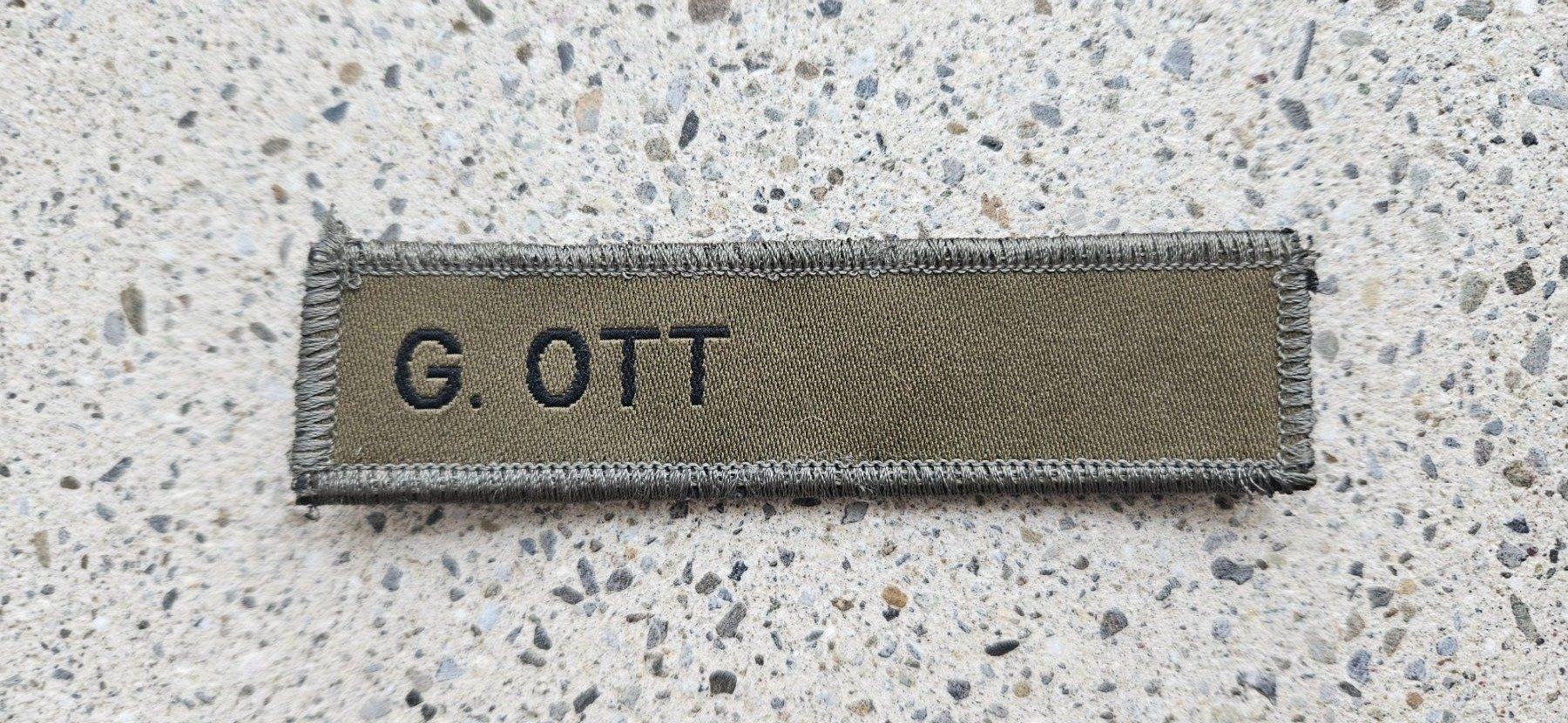 Schweizer Armee Placchette & Badge: *** Spass Namenschild mit klett *** – Usato da Riedholz venduto da fr_sIruP